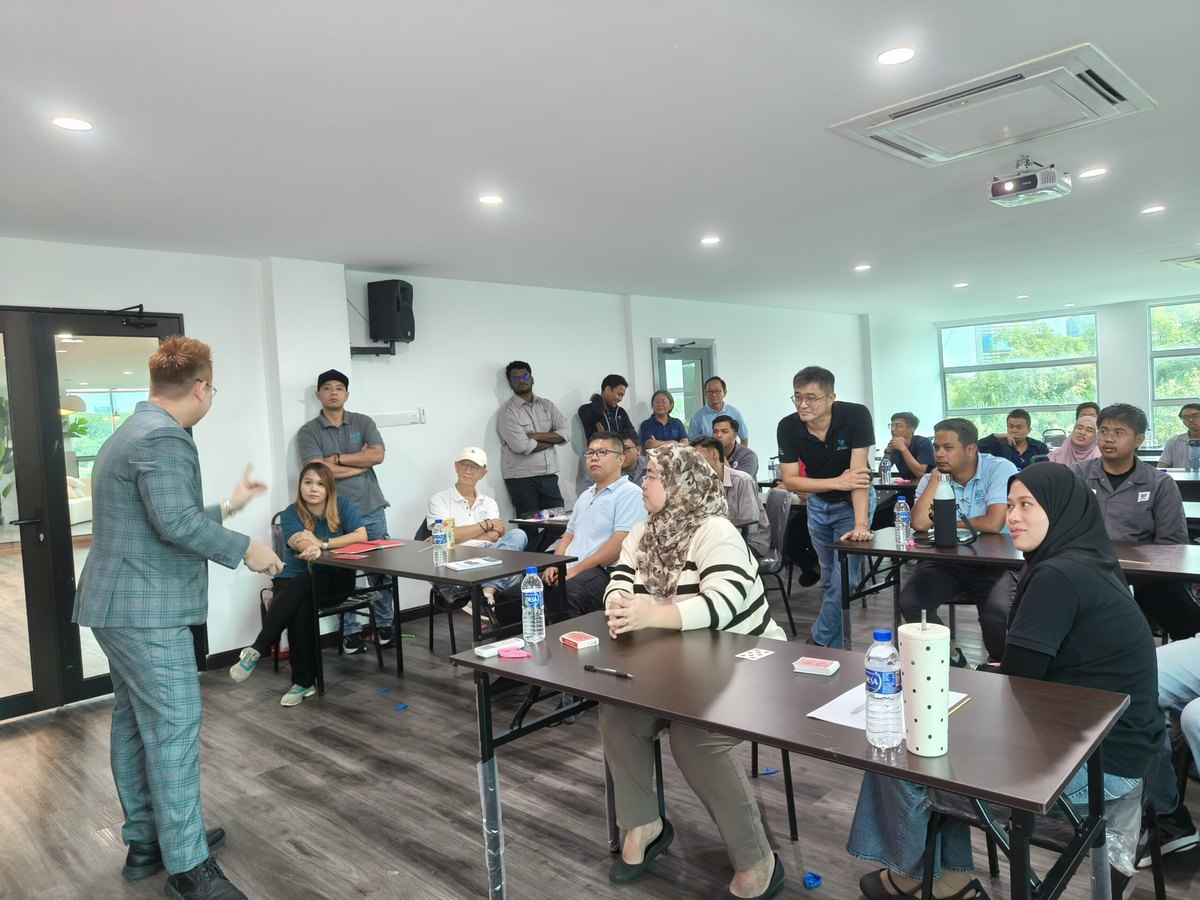Larry Rocket leading a classroom training session